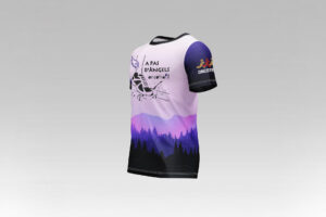 Vista en perspectiva de la camiseta técnica A Pas d’Àngels