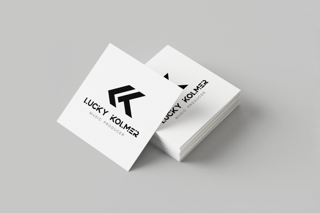 Tarjetas de visita con la identidad de Lucky Kolmer, vista 1