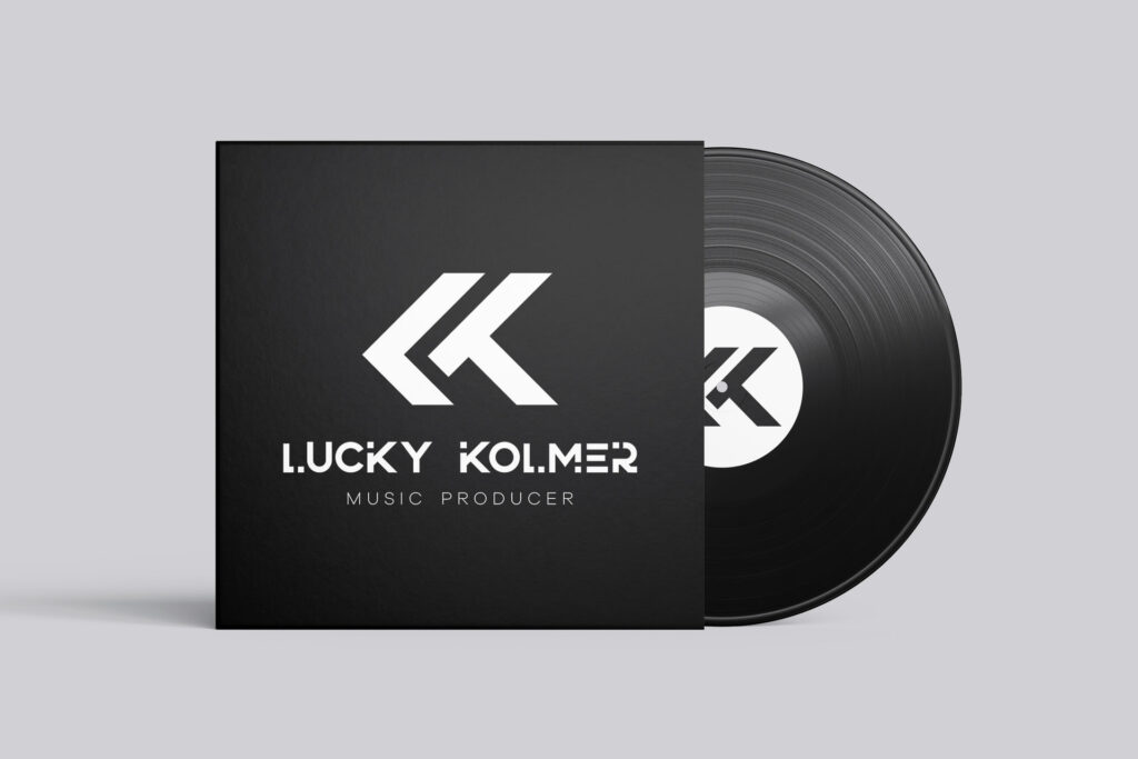 Aplicación de la marca Lucky Kolmer en el disco y la cubierta, vista 3